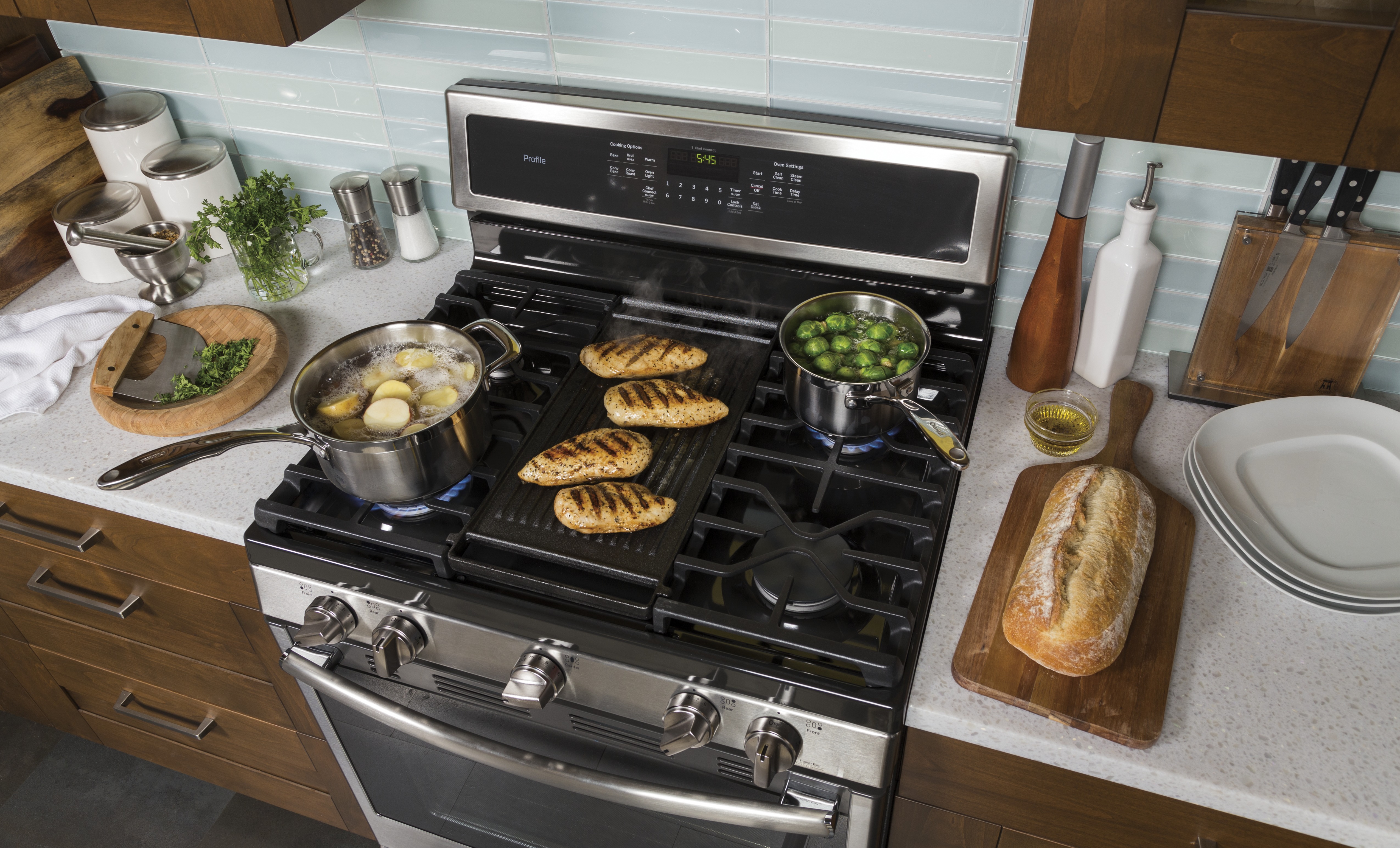 GE Freestanding Ranges Have the Edge GE News